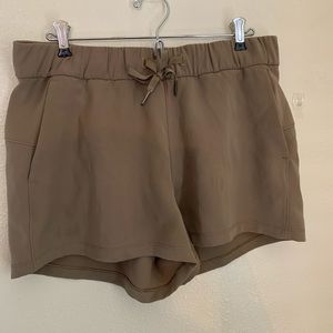 Lululemon On The Fly Short *Woven | Size 10